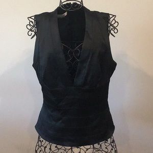 Kay Unger Designer Black sleeveless holiday blouse